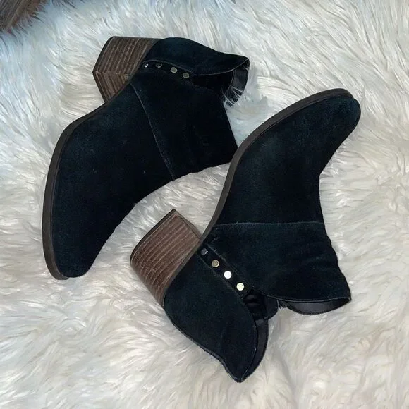 Koolaburra by Ugg Sofiya Black Suede Booties
